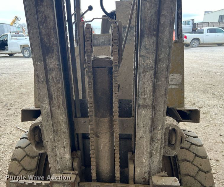 image for item DQ0418 Yale  forklift