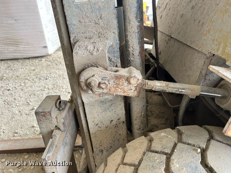 image for item DQ0418 Yale  forklift