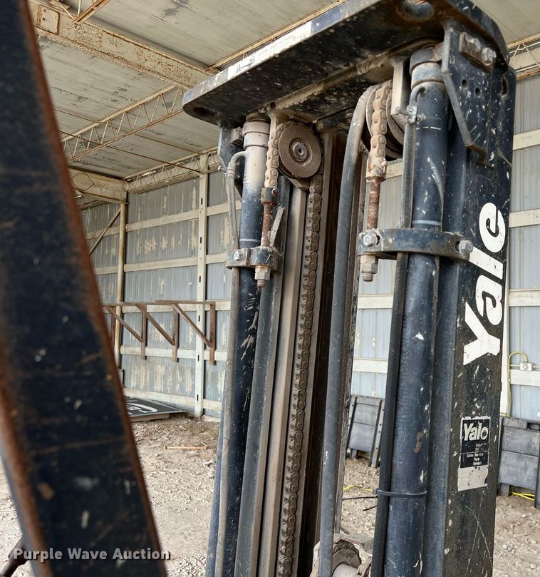 image for item DQ0418 Yale  forklift