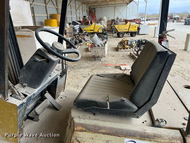 image for item DQ0418 Yale  forklift