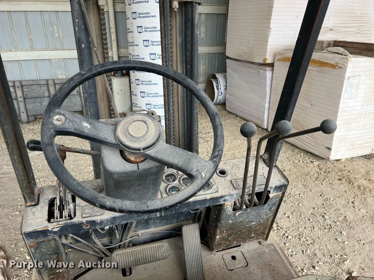 image for item DQ0418 Yale  forklift