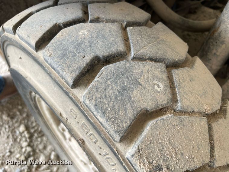 image for item DQ0418 Yale  forklift