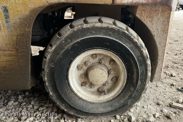 image for item DQ0418 Yale  forklift