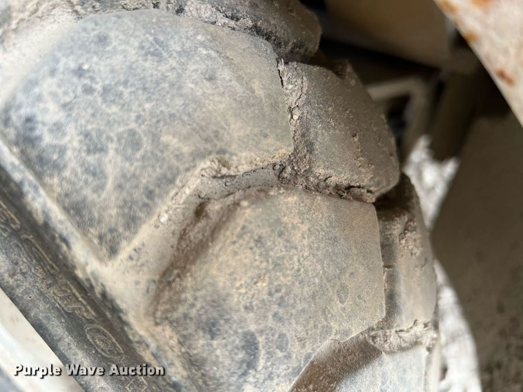 image for item DQ0418 Yale  forklift