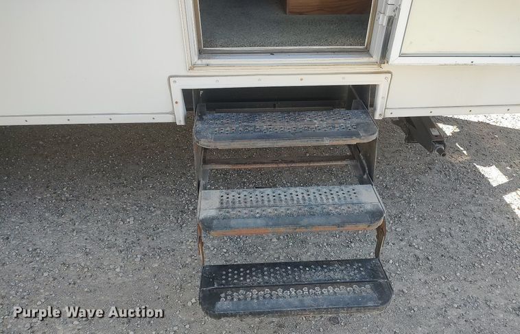 image for item DQ0476 1998 Sportsman 2604P  camper