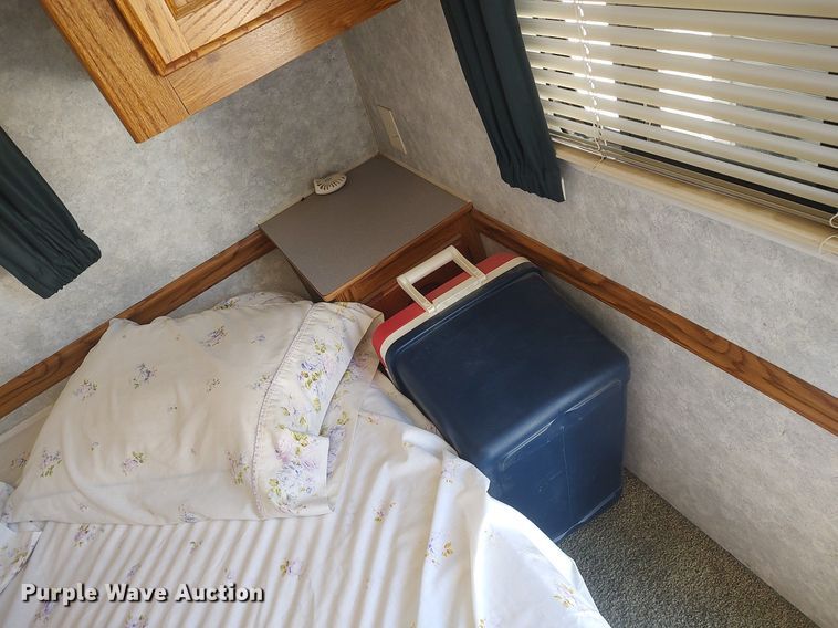 image for item DQ0476 1998 Sportsman 2604P  camper