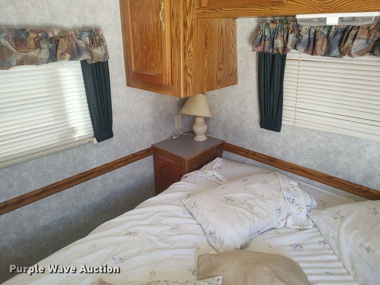 image for item DQ0476 1998 Sportsman 2604P  camper