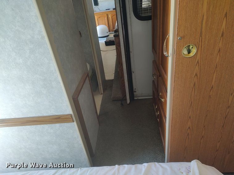 image for item DQ0476 1998 Sportsman 2604P  camper