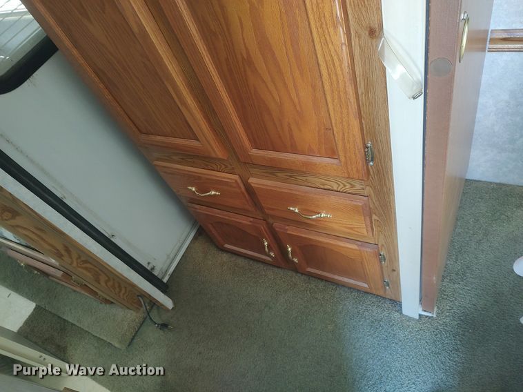 image for item DQ0476 1998 Sportsman 2604P  camper