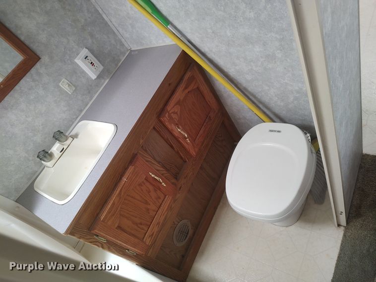 image for item DQ0476 1998 Sportsman 2604P  camper