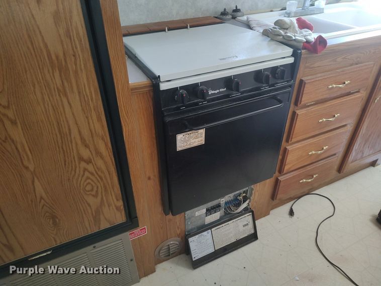 image for item DQ0476 1998 Sportsman 2604P  camper