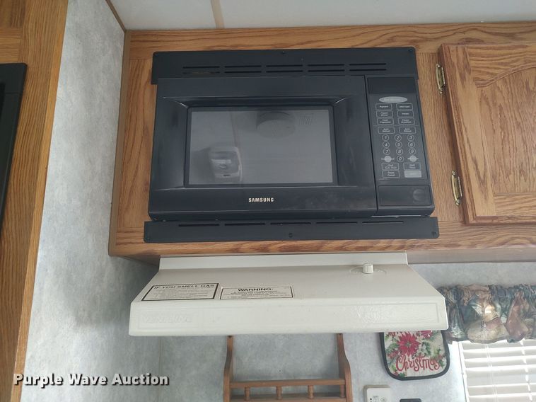 image for item DQ0476 1998 Sportsman 2604P  camper