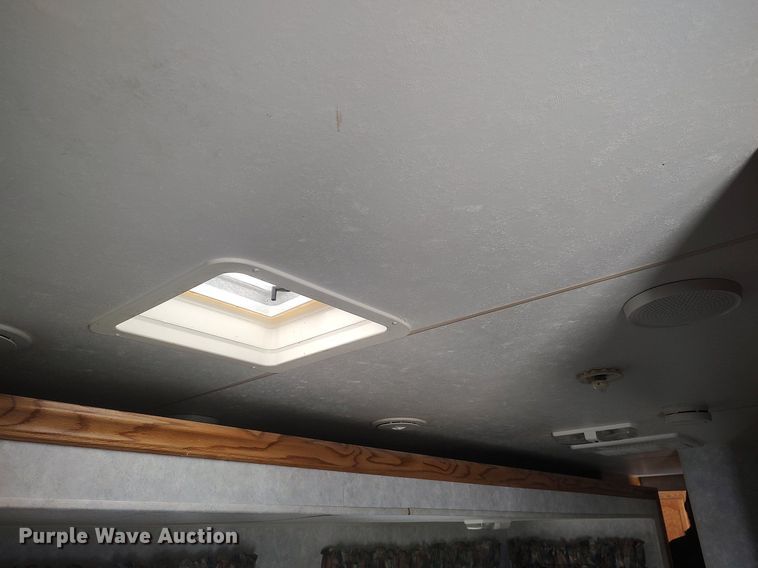 image for item DQ0476 1998 Sportsman 2604P  camper