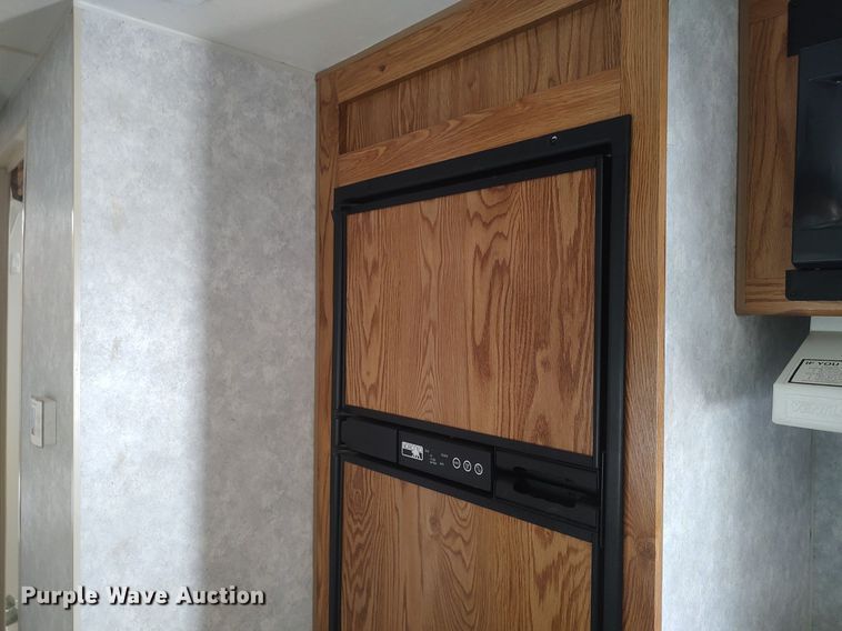 image for item DQ0476 1998 Sportsman 2604P  camper