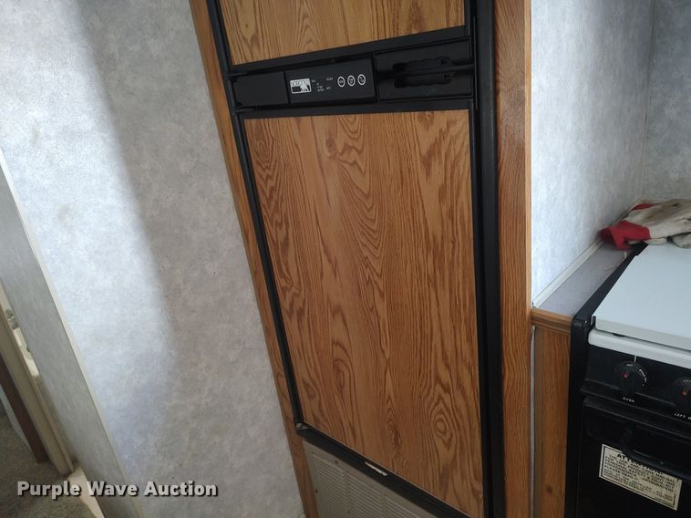 image for item DQ0476 1998 Sportsman 2604P  camper