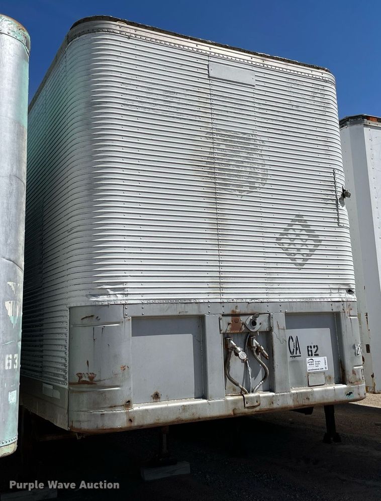 image for item DQ0477 1974 Fruehauf  dry van trailer