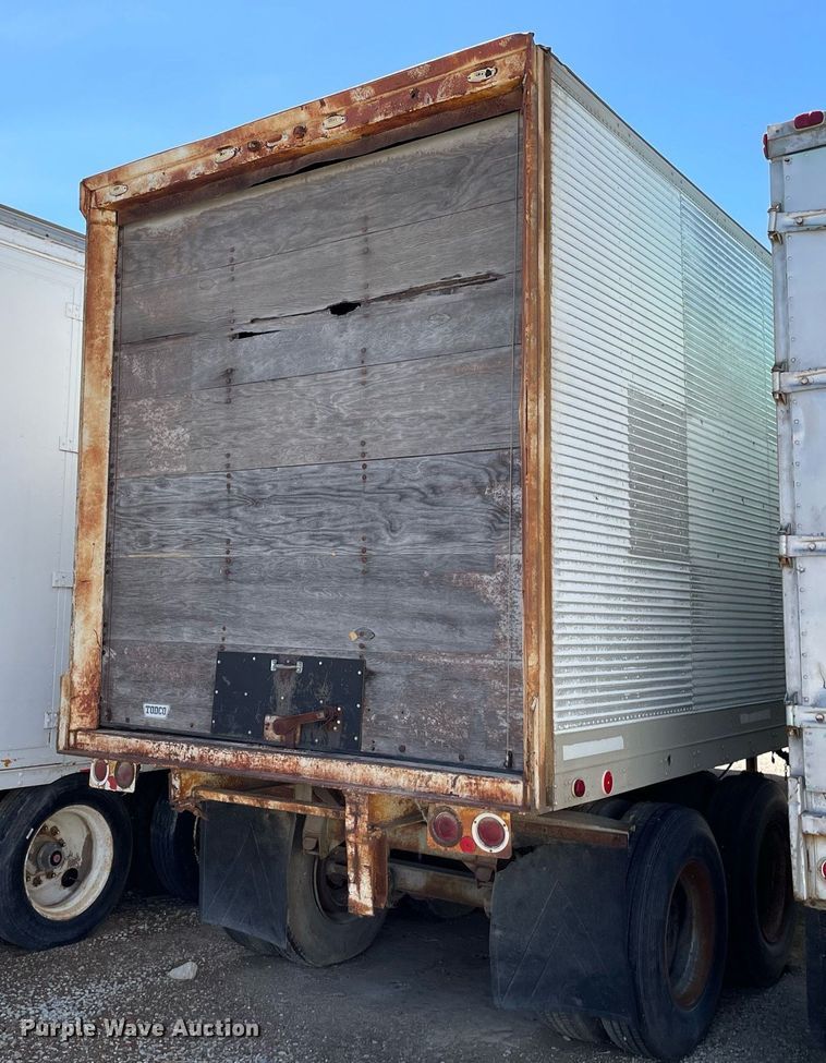 image for item DQ0477 1974 Fruehauf  dry van trailer