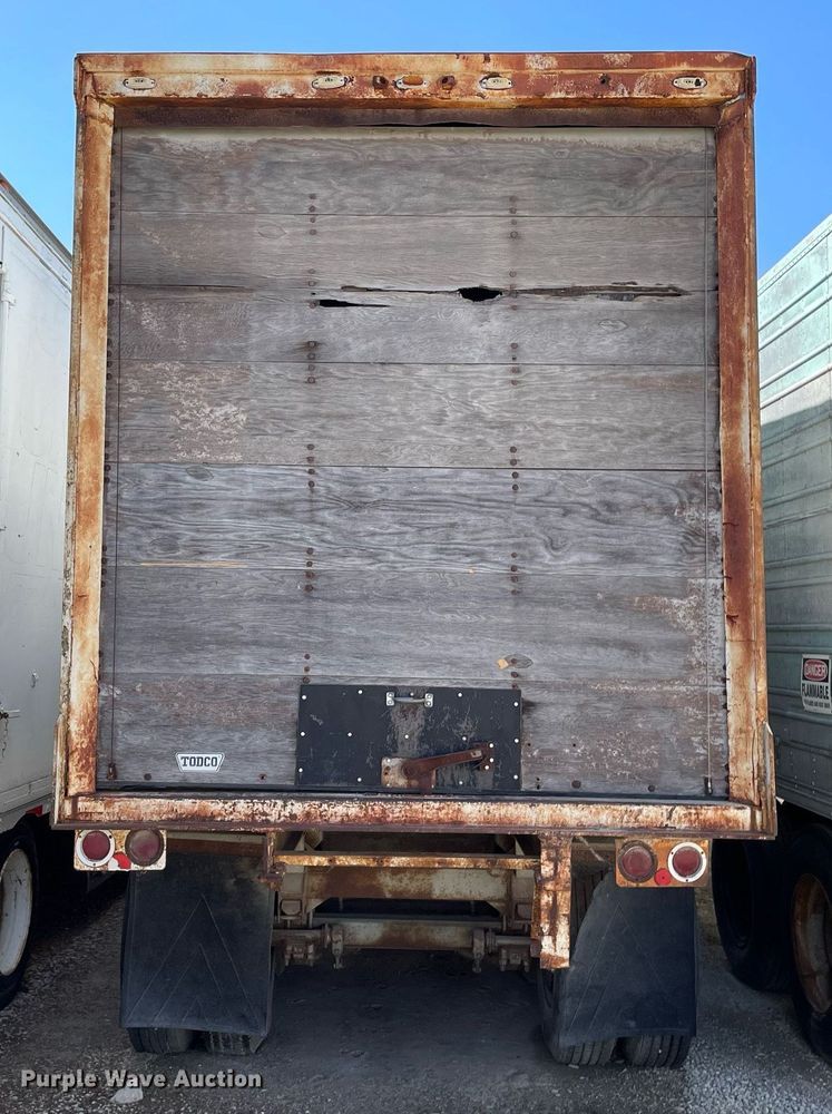 image for item DQ0477 1974 Fruehauf  dry van trailer