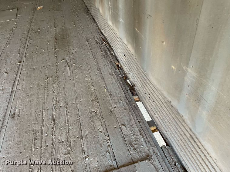 image for item DQ0477 1974 Fruehauf  dry van trailer