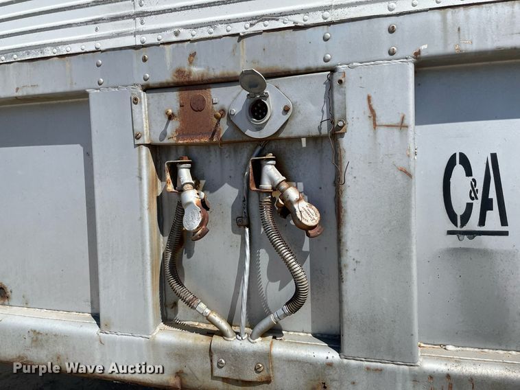 image for item DQ0477 1974 Fruehauf  dry van trailer