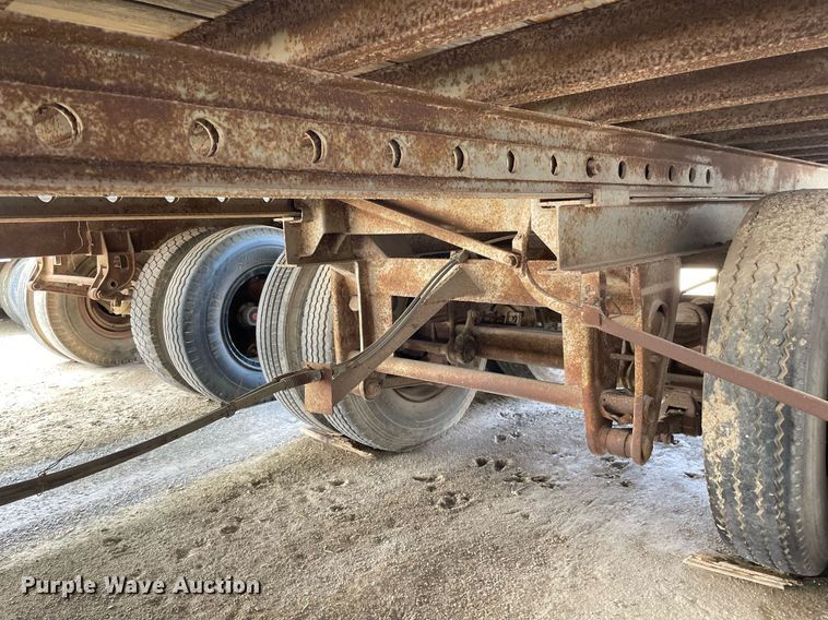 image for item DQ0477 1974 Fruehauf  dry van trailer