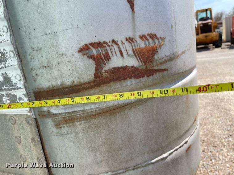 image for item DQ0477 1974 Fruehauf  dry van trailer