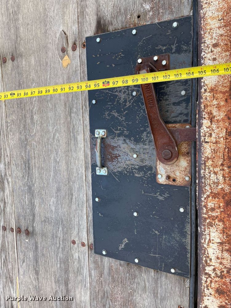 image for item DQ0477 1974 Fruehauf  dry van trailer