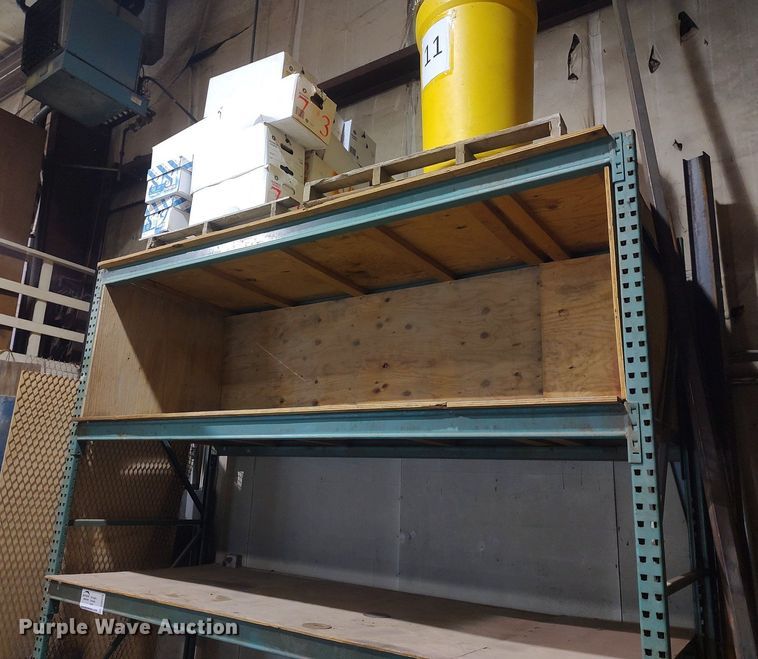 image for item DQ0479 (5) pallet racking sections