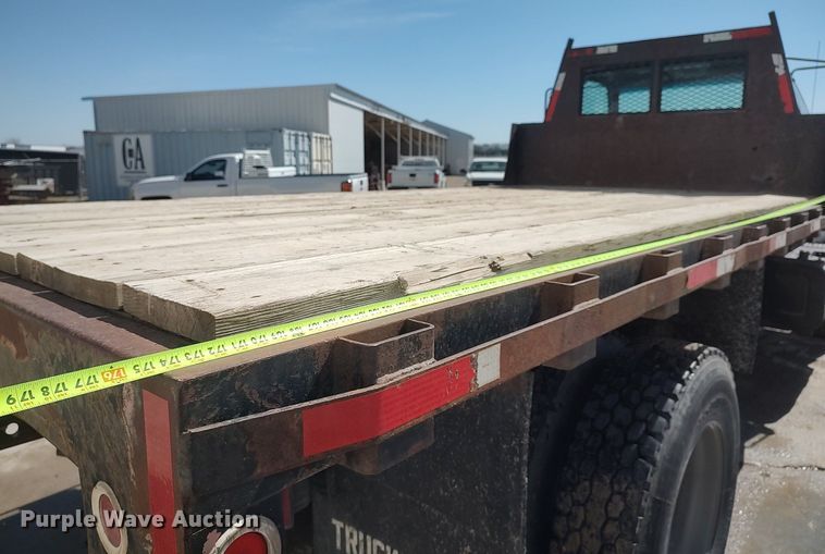 image for item DQ0481 2000 GMC C7500  dump flatbed truck