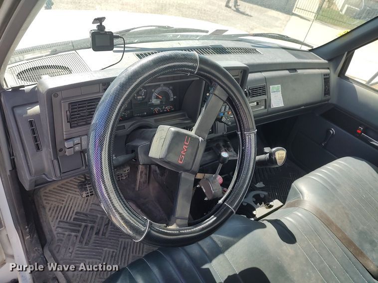 image for item DQ0481 2000 GMC C7500  dump flatbed truck