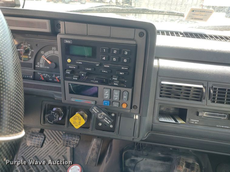 image for item DQ0481 2000 GMC C7500  dump flatbed truck