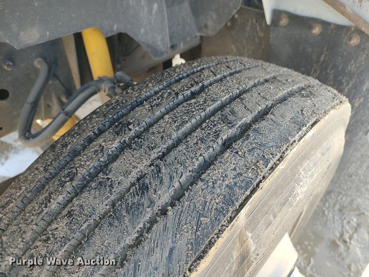 image for item DQ0481 2000 GMC C7500  dump flatbed truck