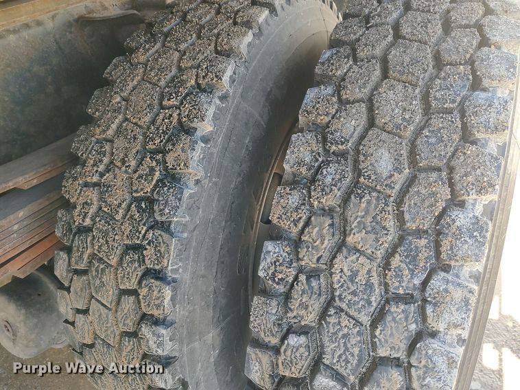 image for item DQ0481 2000 GMC C7500  dump flatbed truck