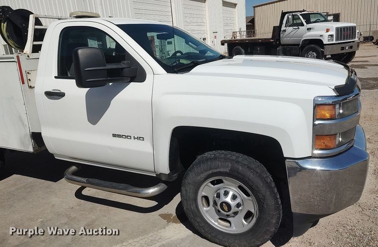 image for item DQ0482 2016 Chevrolet Silverado 2500HD  utility bed pickup truck
