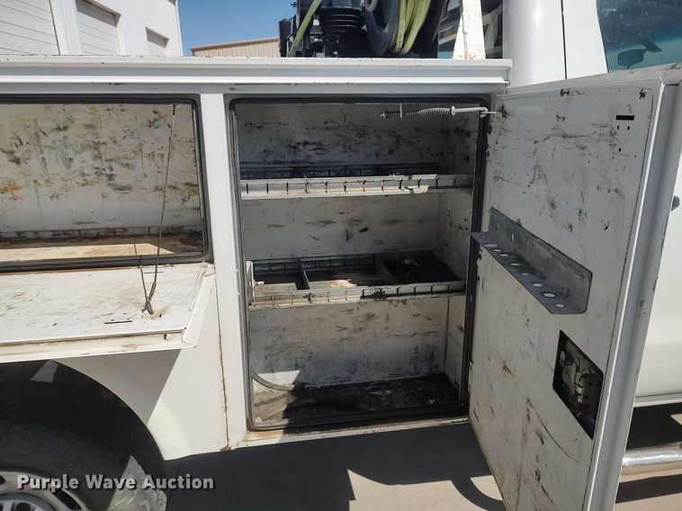 image for item DQ0482 2016 Chevrolet Silverado 2500HD  utility bed pickup truck