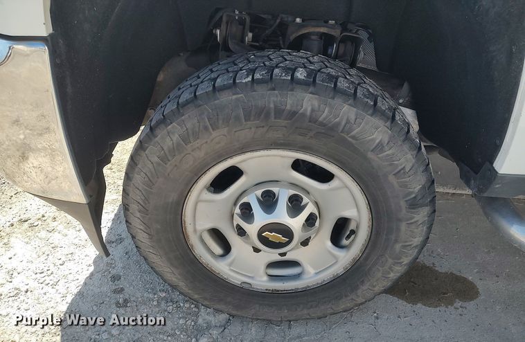 image for item DQ0482 2016 Chevrolet Silverado 2500HD  utility bed pickup truck