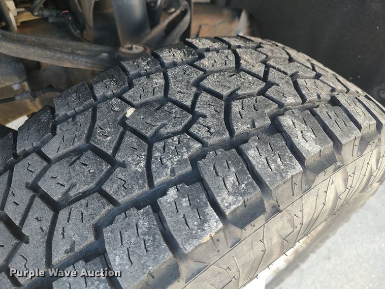 image for item DQ0482 2016 Chevrolet Silverado 2500HD  utility bed pickup truck