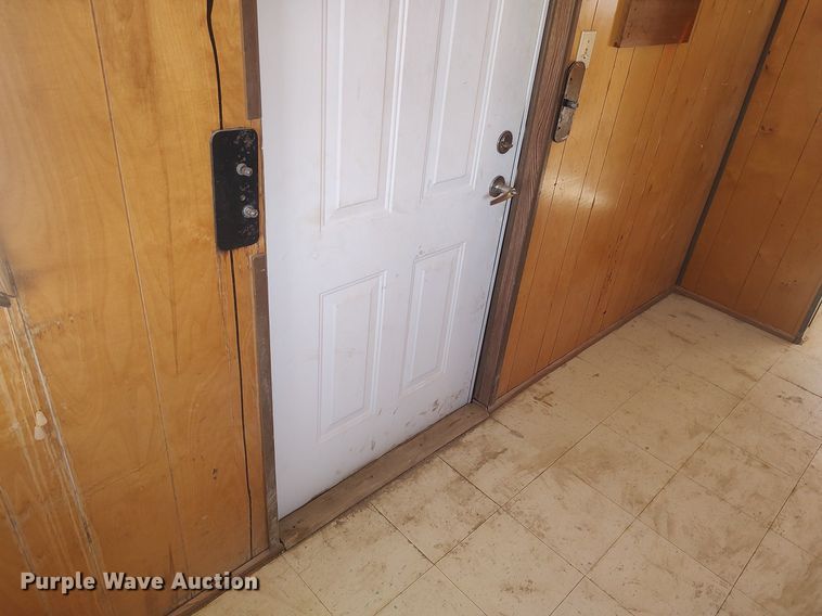 image for item DQ0484 1999 WillScot  jobsite trailer