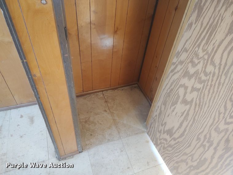 image for item DQ0484 1999 WillScot  jobsite trailer