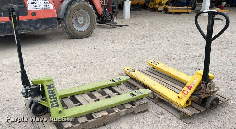 image for item EA9450 (2) pallet jacks