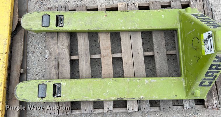 image for item EA9450 (2) pallet jacks