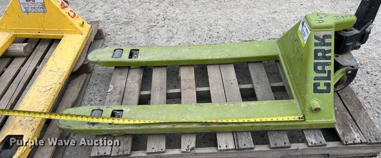 image for item EA9450 (2) pallet jacks