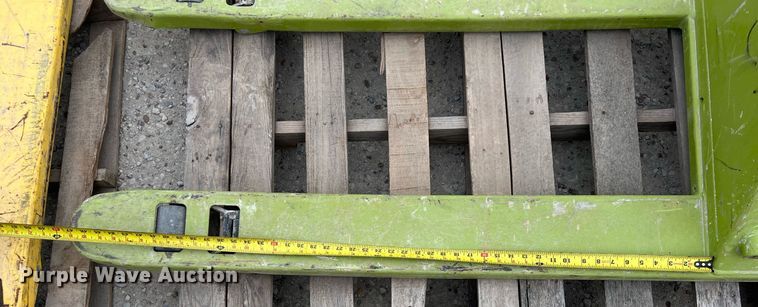 image for item EA9450 (2) pallet jacks