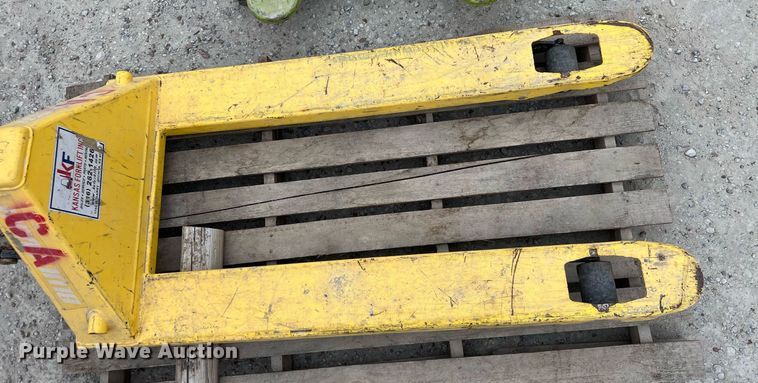 image for item EA9450 (2) pallet jacks