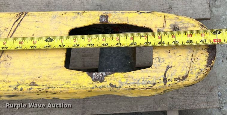 image for item EA9450 (2) pallet jacks