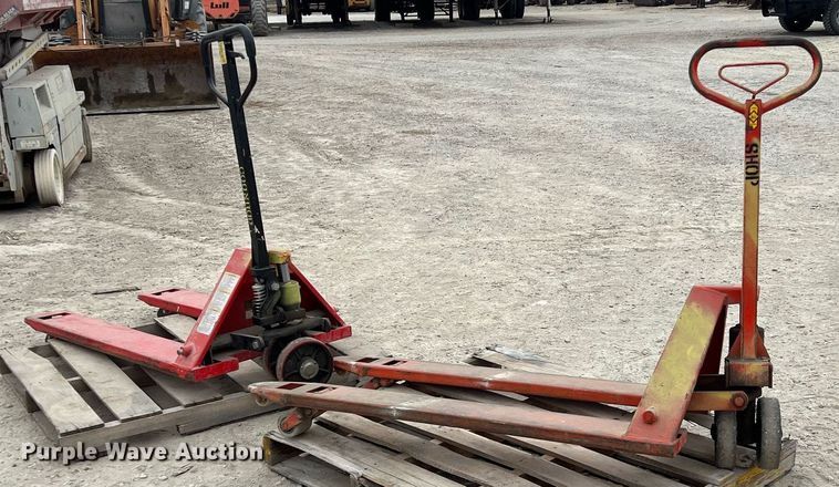 image for item EA9452 (2) pallet jacks