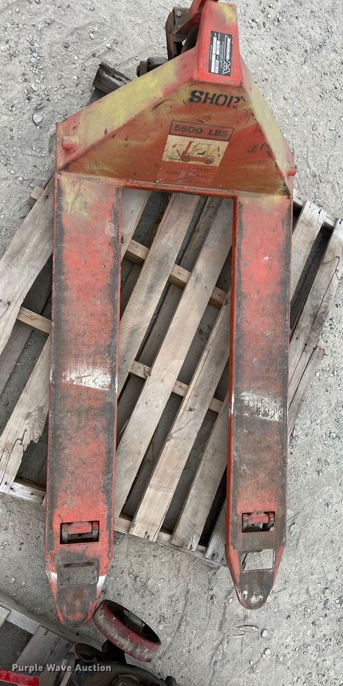 image for item EA9452 (2) pallet jacks