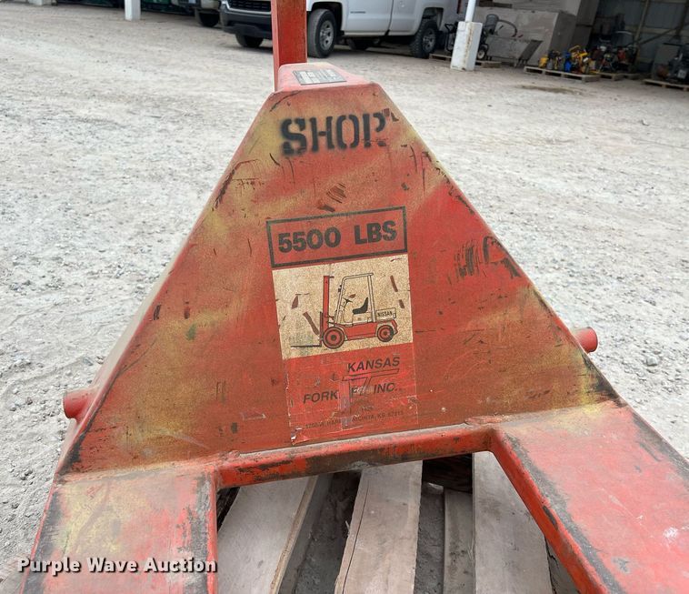 image for item EA9452 (2) pallet jacks