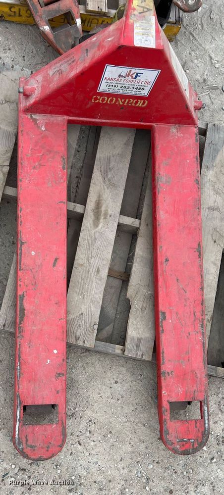 image for item EA9452 (2) pallet jacks