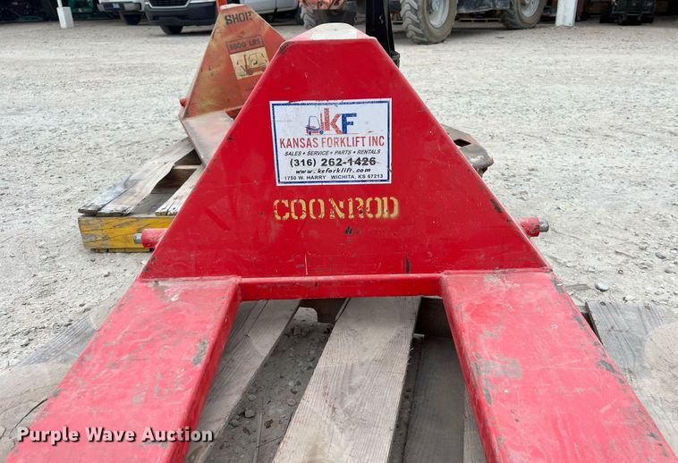 image for item EA9452 (2) pallet jacks